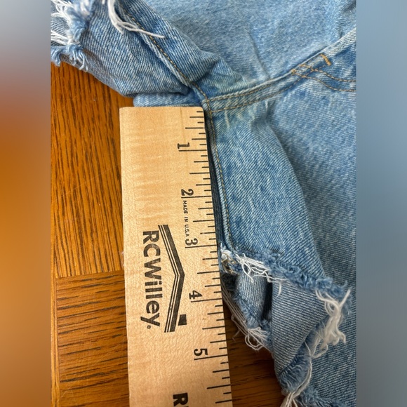 EUC 501 Levis shorts button fly Sz W26 - Picture 5 of 12